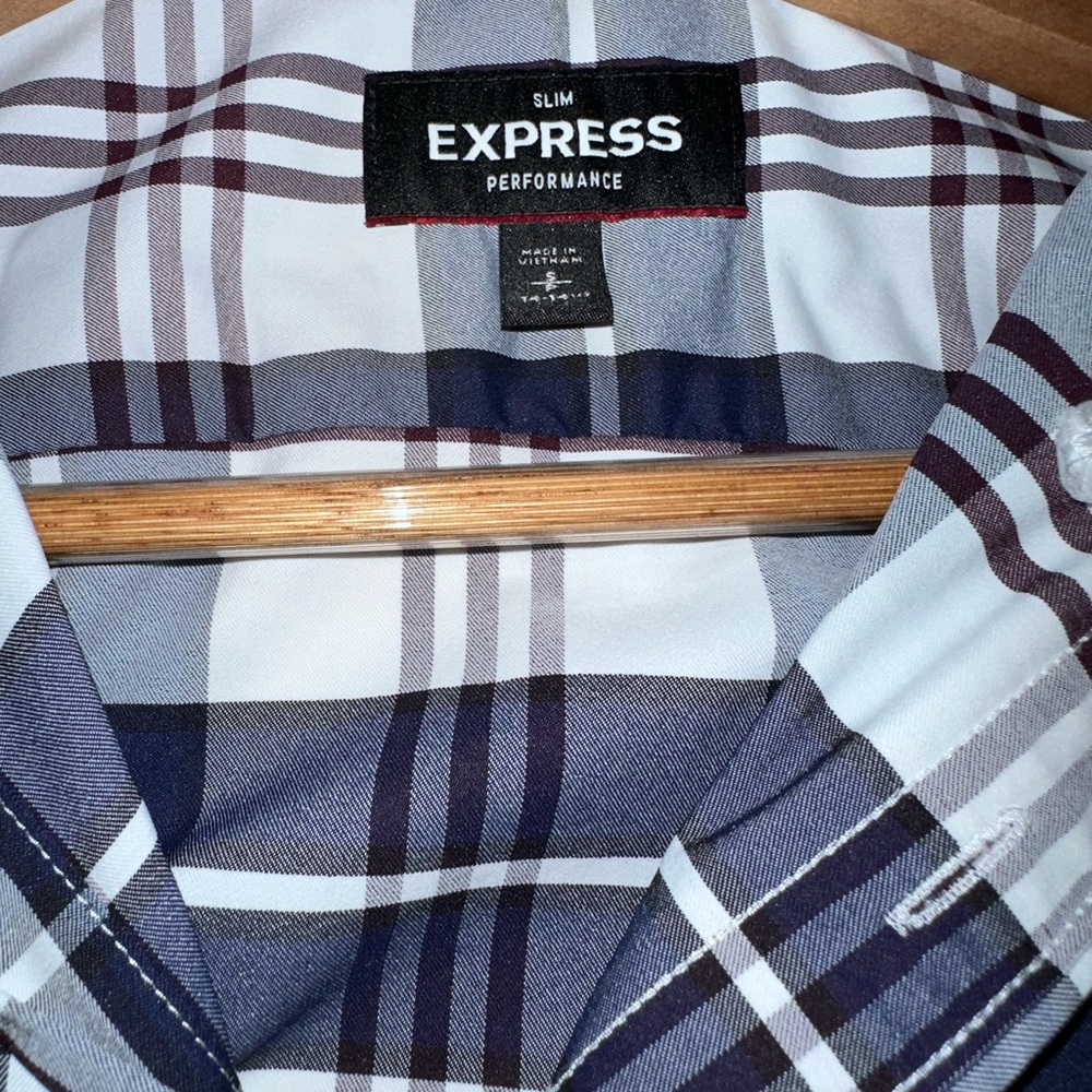 (4) Men’s Express Performance Button Up - Picture 8 of 16